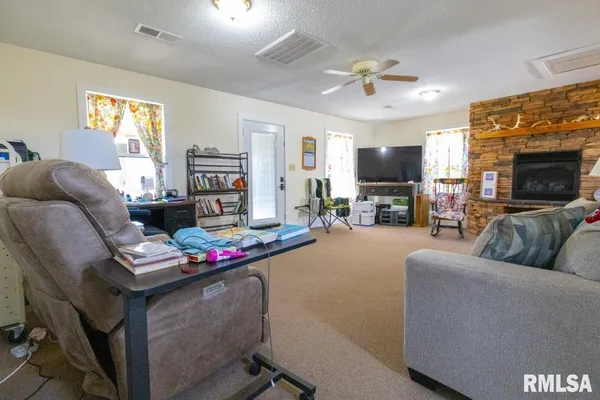 $625,000 | 5504 Marion Road, Metropolis, IL 62960
