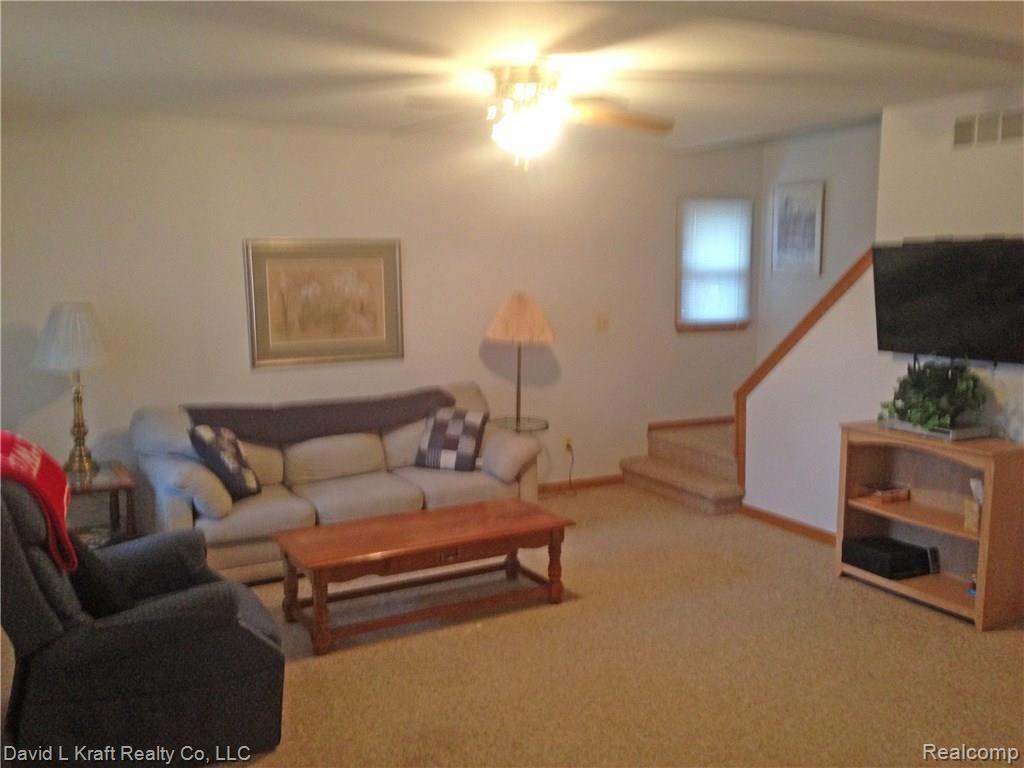 7811 Port Austin Road Pigeon, MI 48755 - Photo 2 of 11 7811PtAustinLiving.JPG