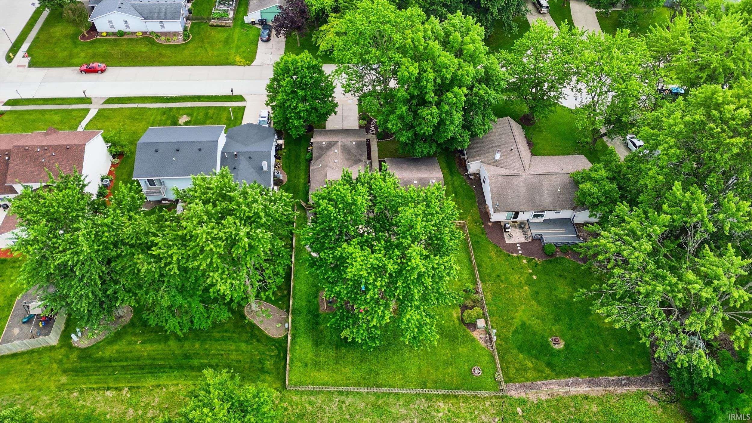 6335 Tanbark Trail Fort Wayne, IN 46835 - Photo 3 of 44