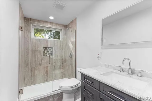 $750,000 | 7118 Pershing Avenue, University City, MO 63130