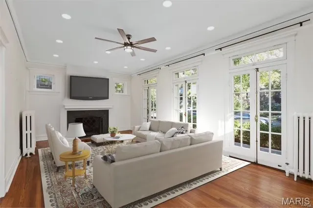 $750,000 | 7118 Pershing Avenue, University City, MO 63130