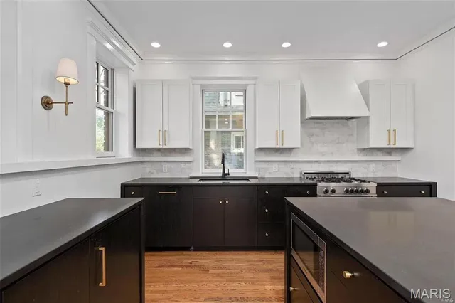 $750,000 | 7118 Pershing Avenue, University City, MO 63130