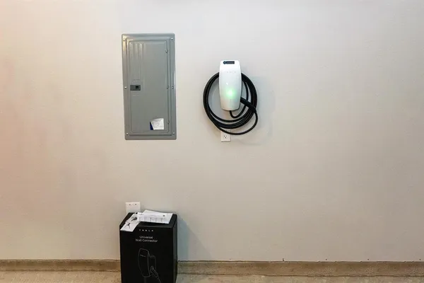 $4,295 | 3743 Milwaukee Avenue, Midlothian, TX 76065