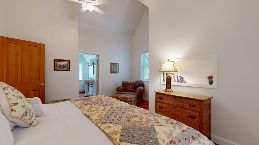 29 Boulder Hill Road Tenants Harbor, ME 04860 - Photo 73 of 90 2nd Floor Bedroom Suite # 3