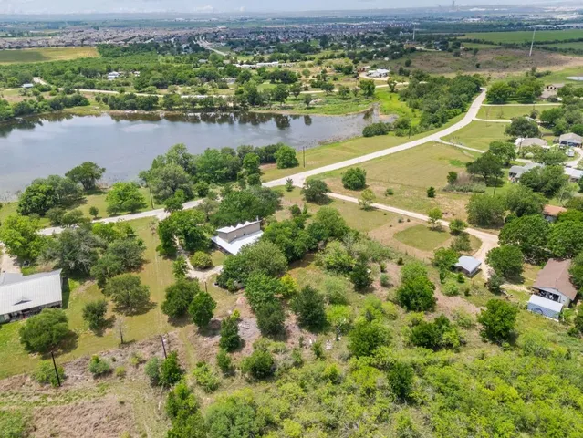 $675,000 | 907 Horace Howard Drive, San Marcos, TX 78666