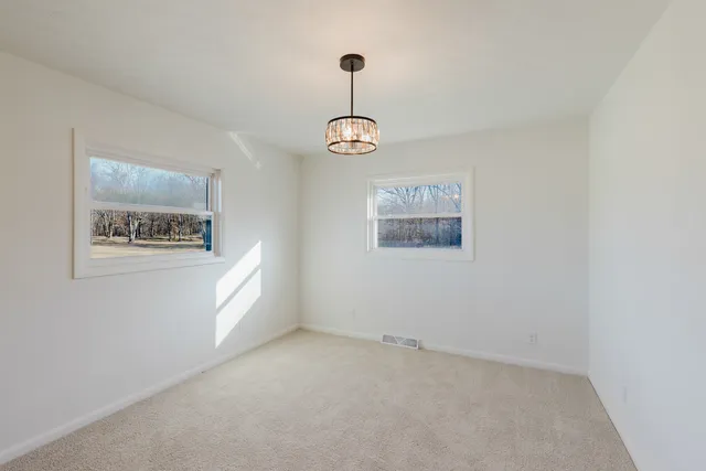 $225,000 | 17666 Highway 37, Johnston City, IL 62951