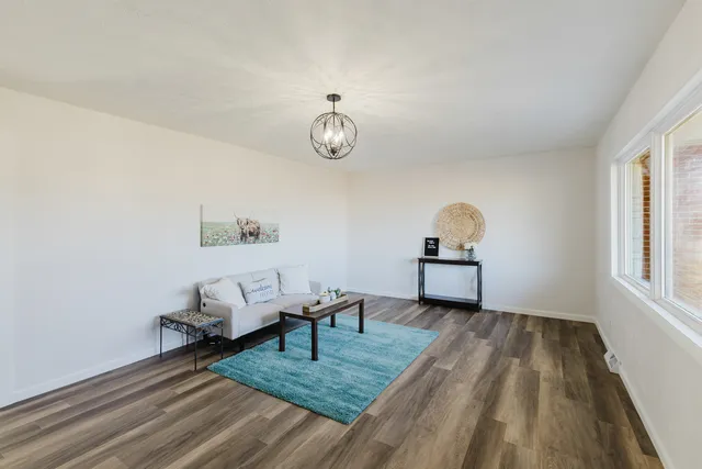 $225,000 | 17666 Highway 37, Johnston City, IL 62951