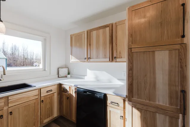 $225,000 | 17666 Highway 37, Johnston City, IL 62951