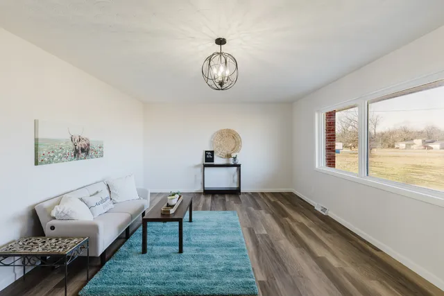 $225,000 | 17666 Highway 37, Johnston City, IL 62951