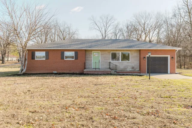 $225,000 | 17666 Highway 37, Johnston City, IL 62951