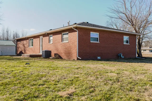 $225,000 | 17666 Highway 37, Johnston City, IL 62951