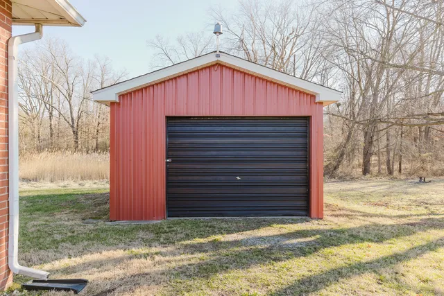 $225,000 | 17666 Highway 37, Johnston City, IL 62951