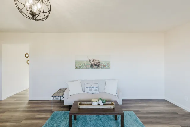 $225,000 | 17666 Highway 37, Johnston City, IL 62951