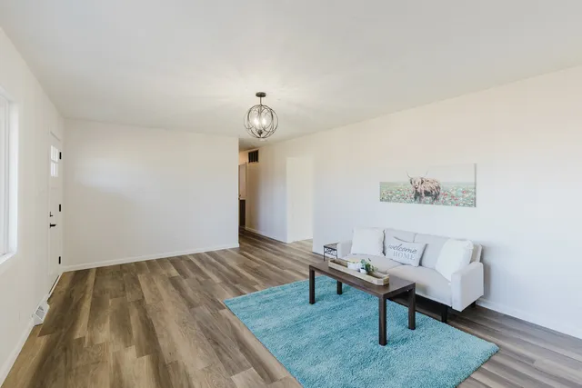 $225,000 | 17666 Highway 37, Johnston City, IL 62951