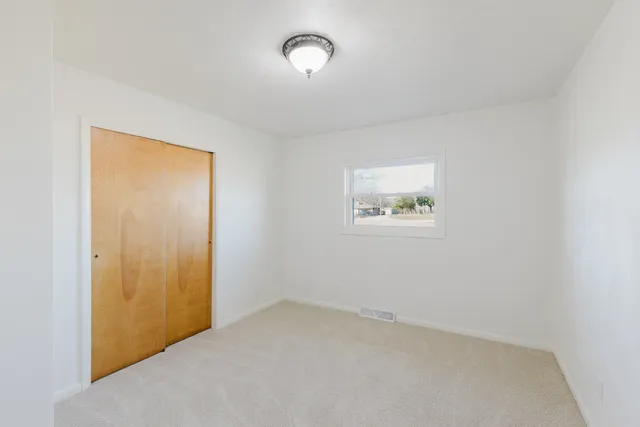 $225,000 | 17666 Highway 37, Johnston City, IL 62951