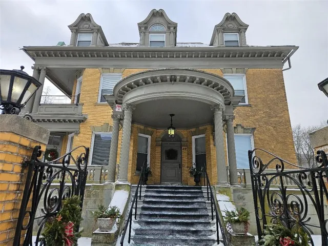 $1,600 | 22 West 3rd Street, Unit 203, Corning, NY 14830