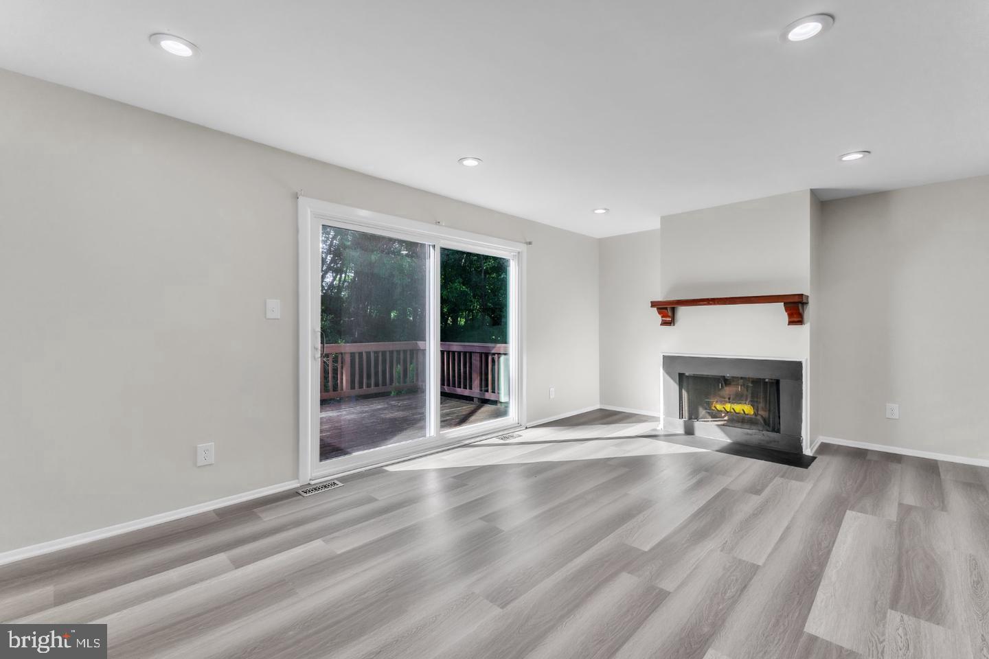 2629 Ebony Road Baltimore, MD 21234 - Photo 10 of 32 Bright and airy living space awaits.