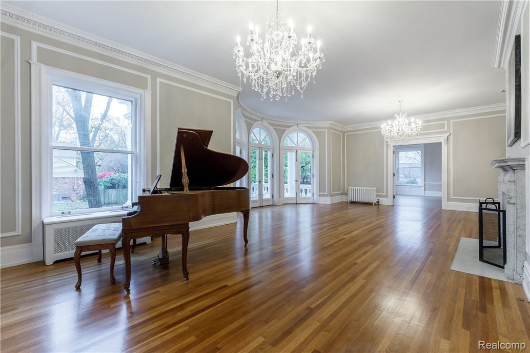 285 Washington Road Grosse Pointe, MI 48230 - Photo 30 of 81 285-Washington---Interior-016.jpg