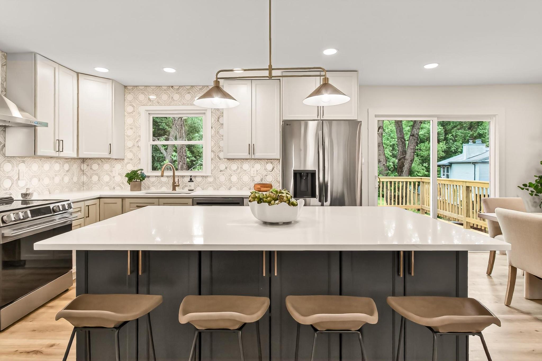 7124 Whetstone Road Alexandria, VA 22306 - Photo 11 of 37 Newly updated elegant Kitchen.