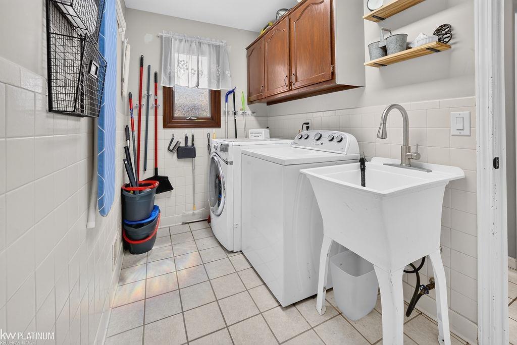53103 West Ridge Drive New Baltimore, MI 48051 - Photo 9 of 23 50212363-a02f1e12-c6c5-42fd-9ae1-ea76456a5977.JPG