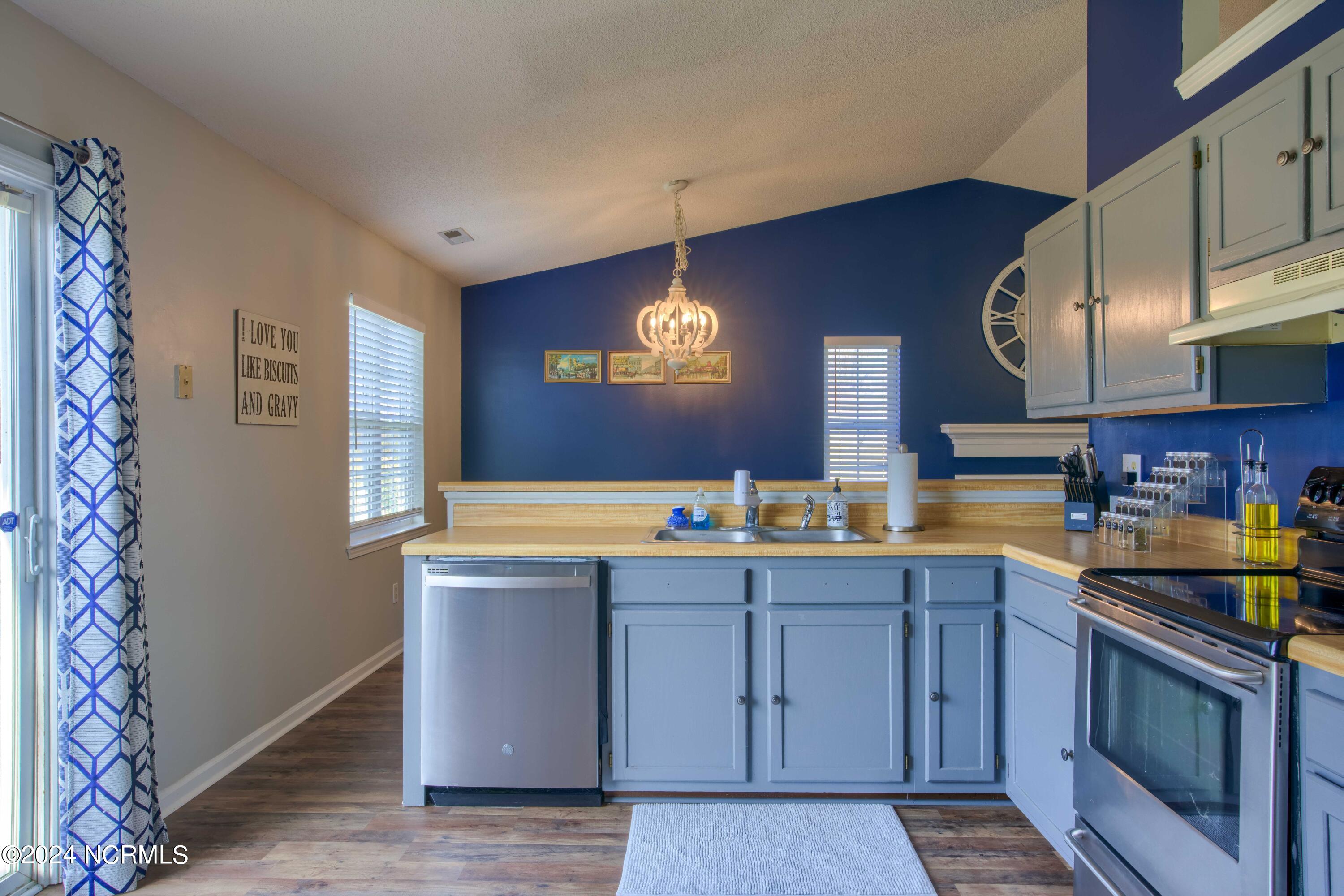 320 Steller Road Jacksonville, NC 28540 - Photo 16 of 33 320 Steller - Interior_12
