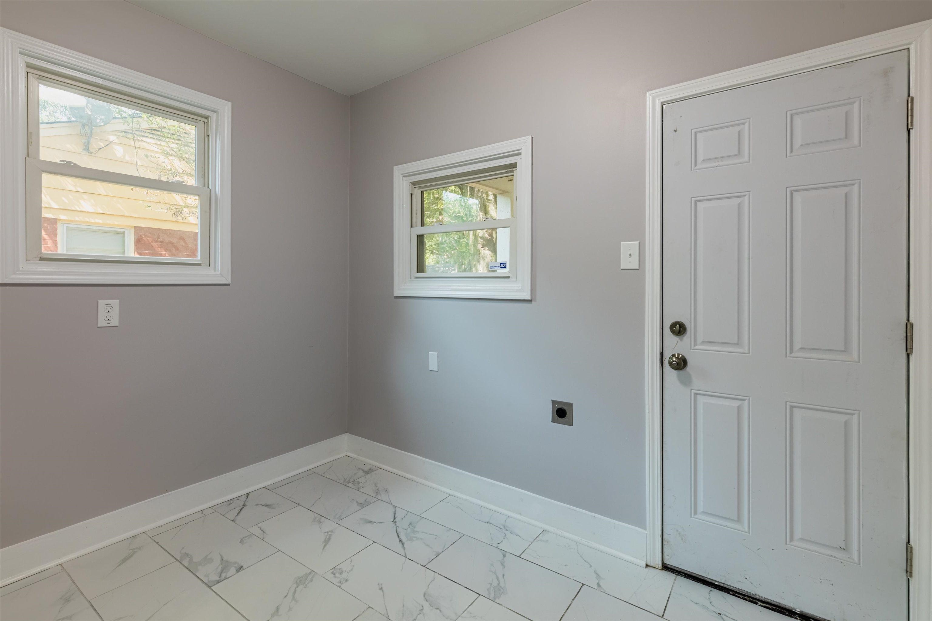 4400 Helene Road Memphis, TN 38117 - Photo 20 of 31 a view of an empty room with a window