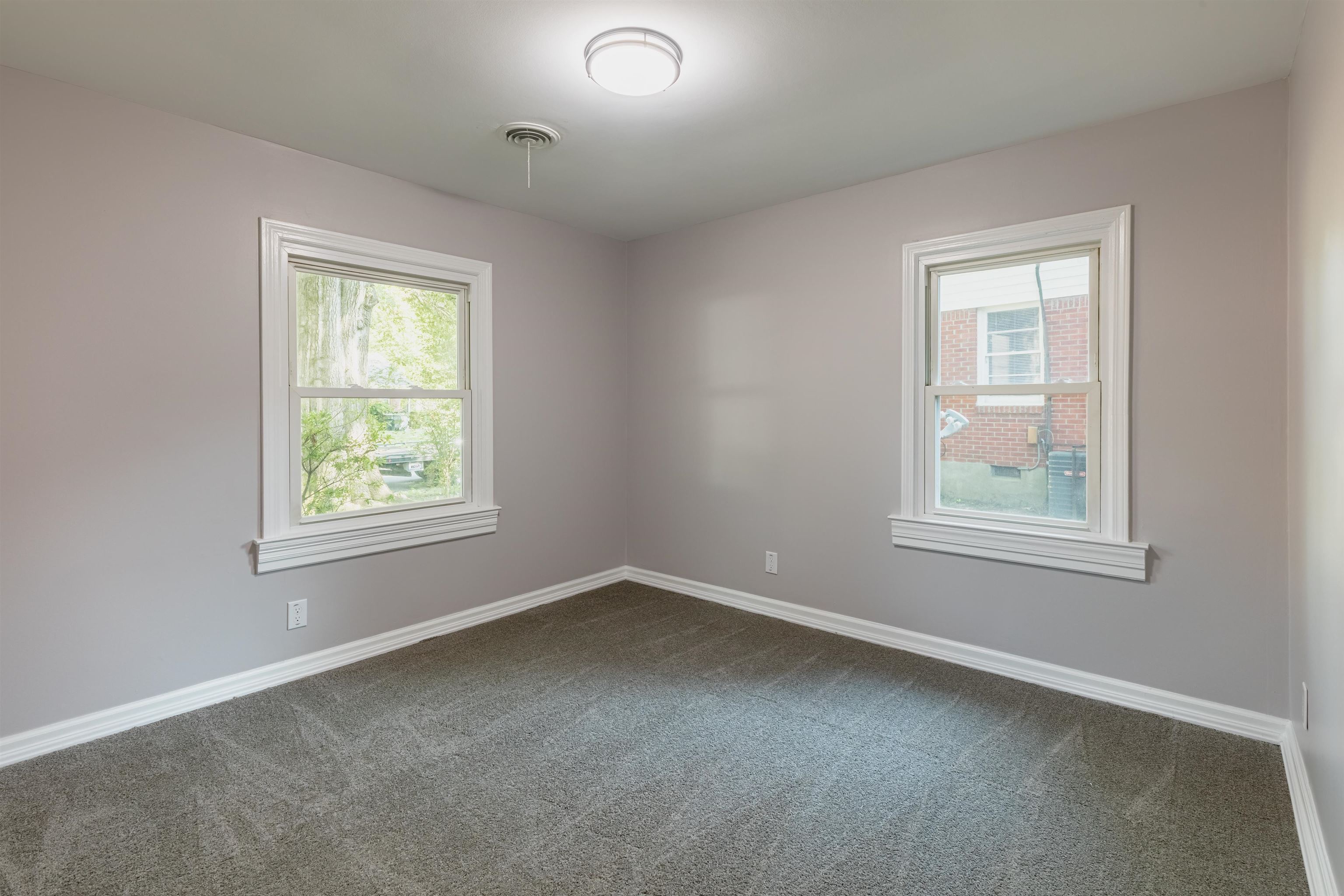 4400 Helene Road Memphis, TN 38117 - Photo 24 of 31 an empty room with windows