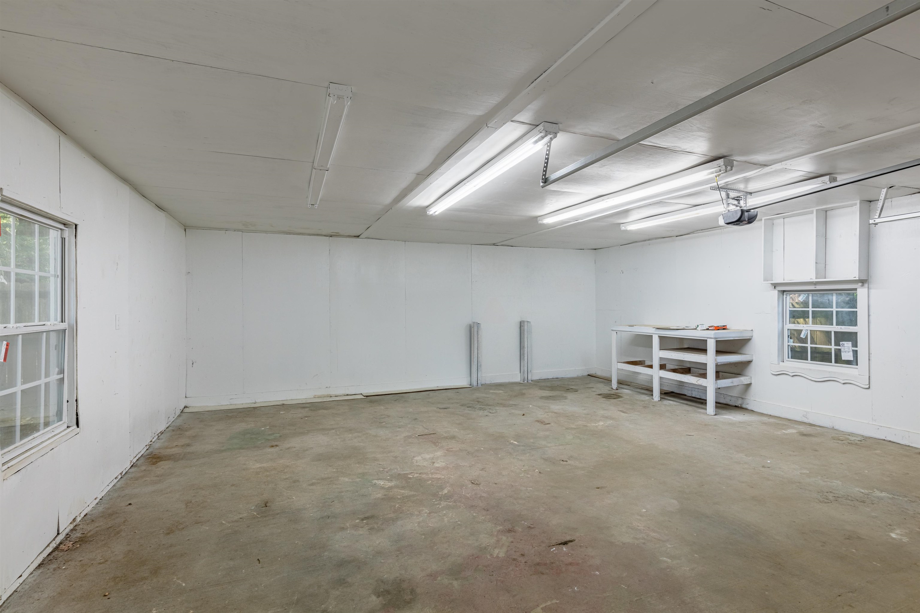 4400 Helene Road Memphis, TN 38117 - Photo 31 of 31 a view of an empty room with furniture and a window