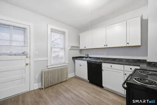 $1,900 | 94 Liberty Street, Middletown, CT 06457