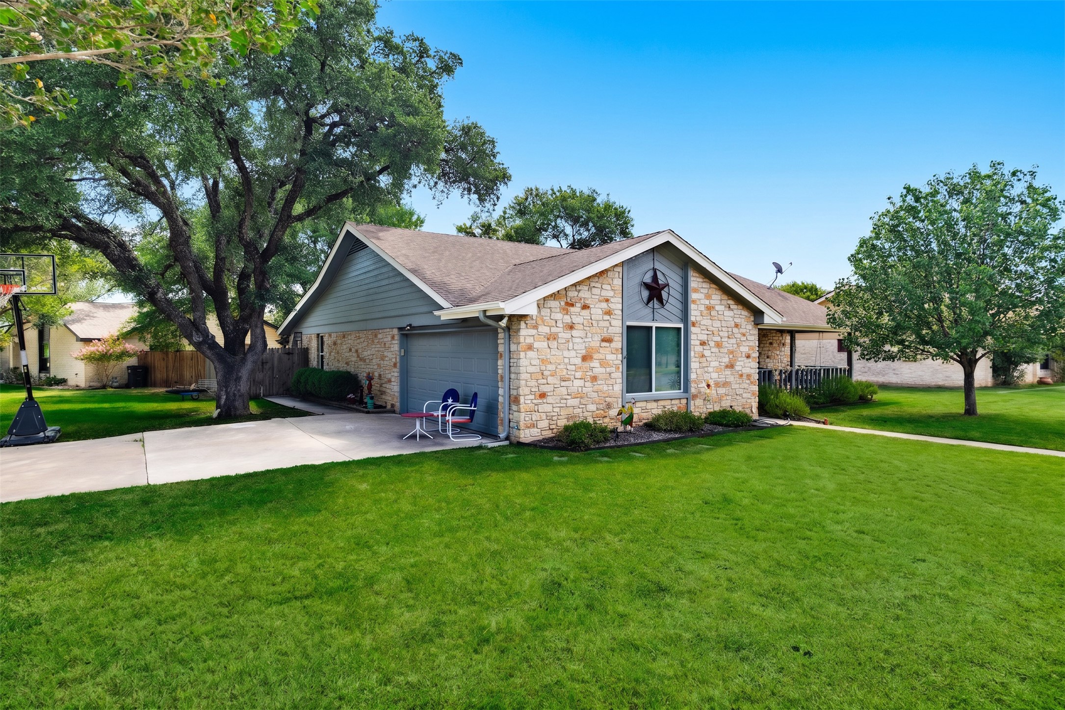 3423 Bluebonnet Trail Georgetown, TX 78628 - Photo 3 of 24