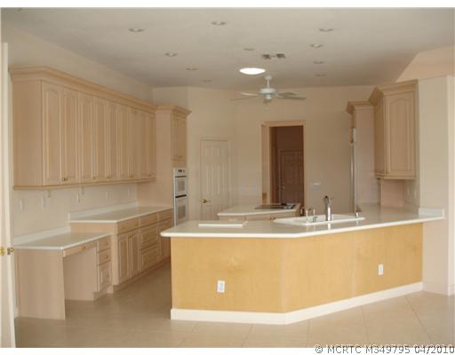 120 Northwest S Shore Road Stuart, FL 34994 - Photo 4 of 16 Kitchen.