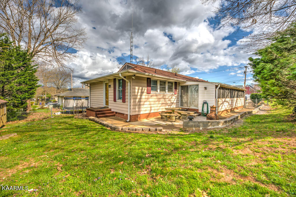 142 Manhattan Avenue Oak Ridge, TN 37830 - Photo 6 of 30 220331Mnhttn142.7