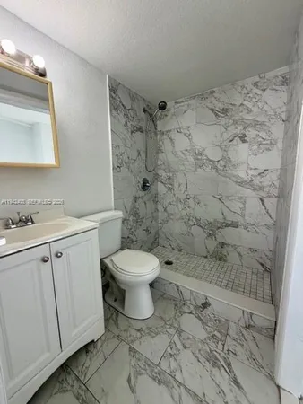$2,450 | Bryan Park, Miami, FL 33145