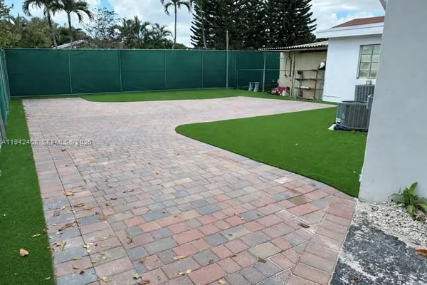 $2,450 | Bryan Park, Miami, FL 33145