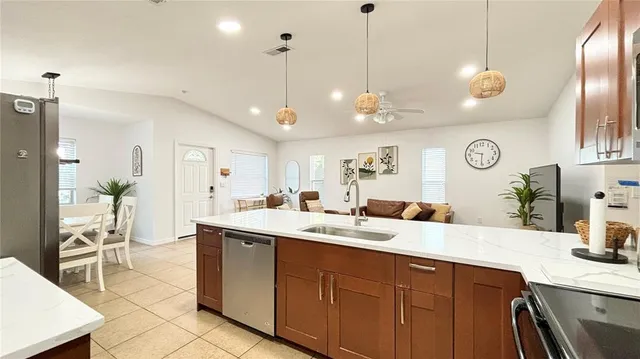 $3,600 | 2431 Loma Linda Street, Sarasota, FL 34239