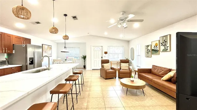 $3,600 | 2431 Loma Linda Street, Sarasota, FL 34239