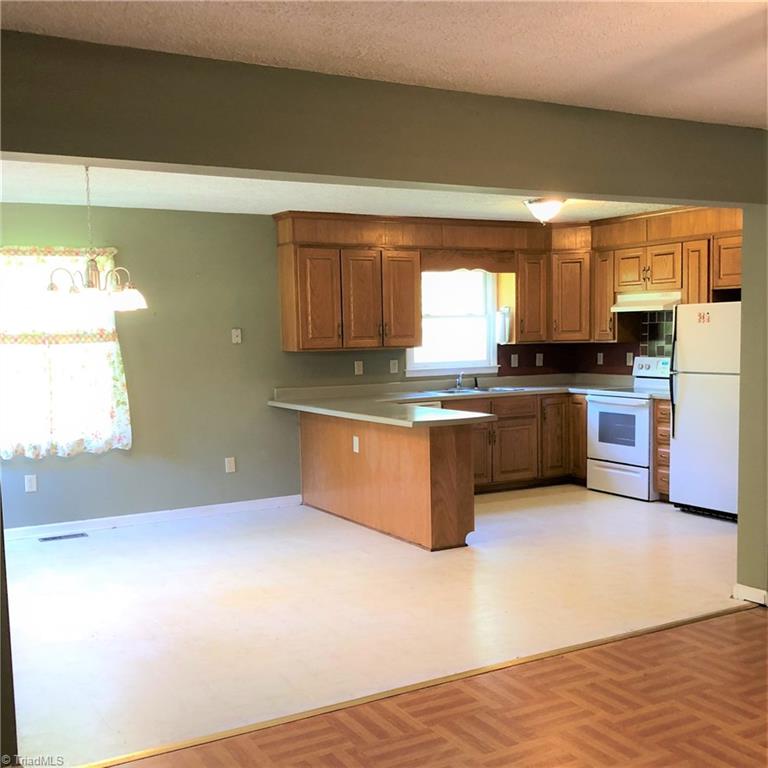 460 Martin Farm Road Madison, NC 27025 - Photo 4 of 20 Gallery Image 4