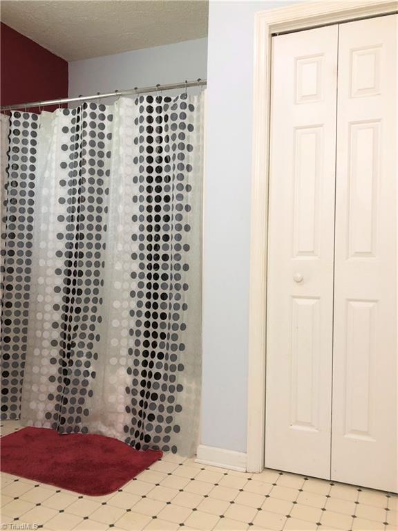 460 Martin Farm Road Madison, NC 27025 - Photo 7 of 20 Gallery Image 7