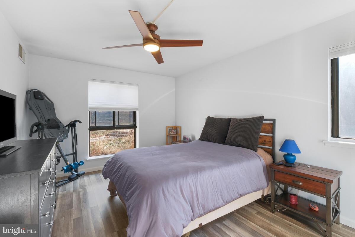 17811 Buehler Road, Unit 1B1 Olney, MD 20832 - Photo 12 of 21 Bedroom with ceiling fan