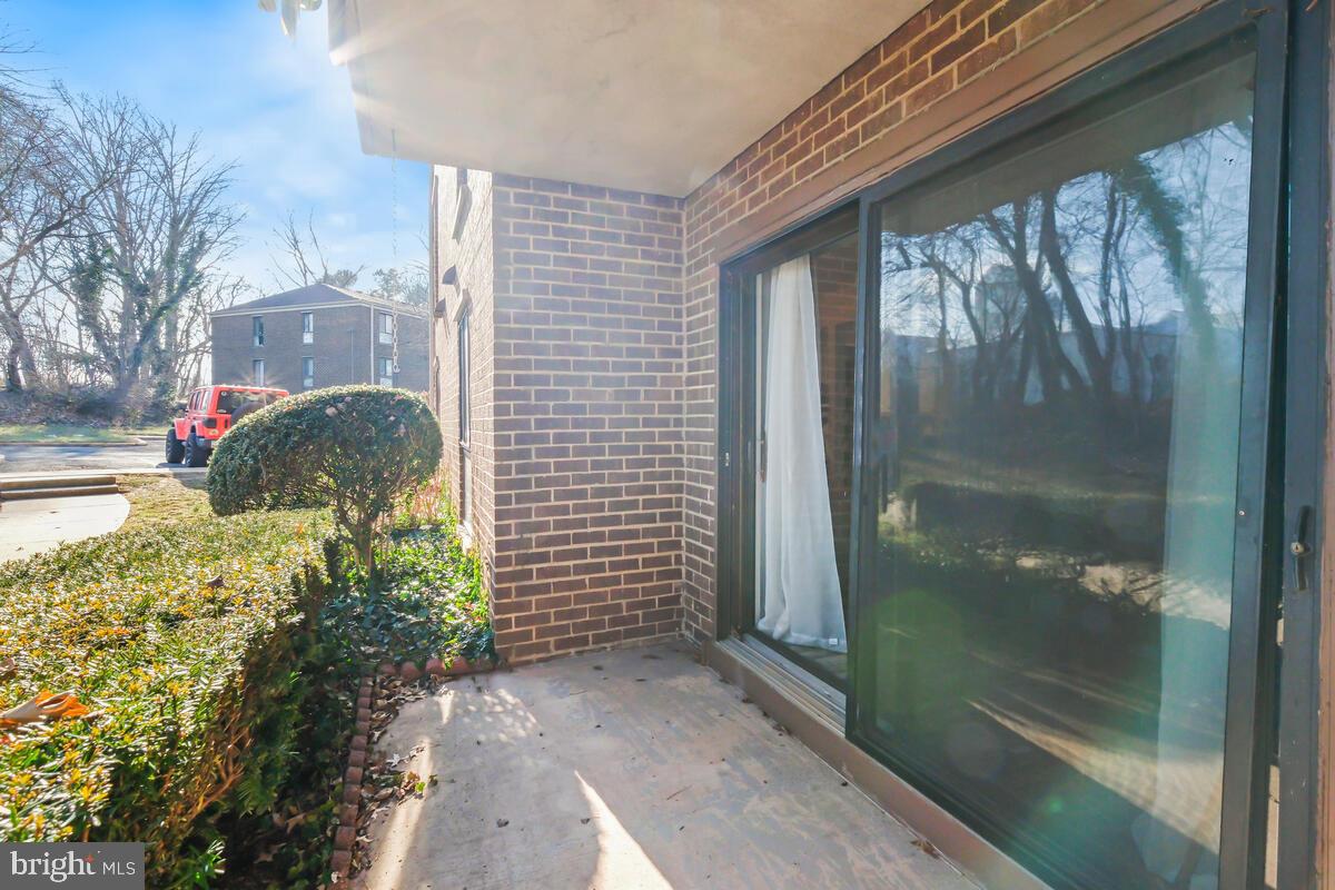 17811 Buehler Road, Unit 1B1 Olney, MD 20832 - Photo 17 of 21 Porch