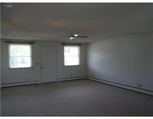 2 Pocono Road Narragansett, RI 02882 - Photo 4 of 9 Living Room.