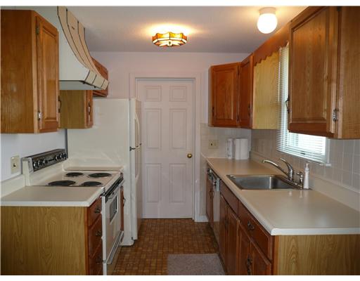 2 Pocono Road Narragansett, RI 02882 - Photo 6 of 9 Kitchen.