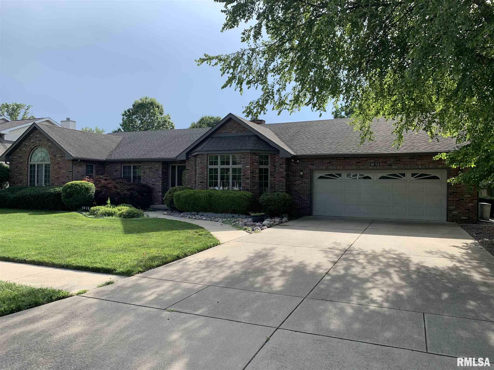 1613 Hunter Ridge Drive Springfield, IL 62704 - Photo 1 of 1 Gallery Image 1