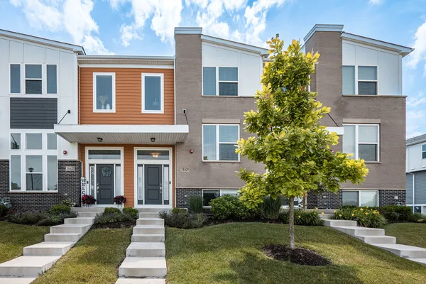 $3,200 | 3-s629 Camden Street, Warrenville, IL 60555