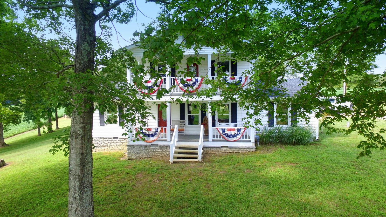 3305 Yellow Creek Road Dickson, TN 37055 - Photo 2 of 30 Gallery Image 2