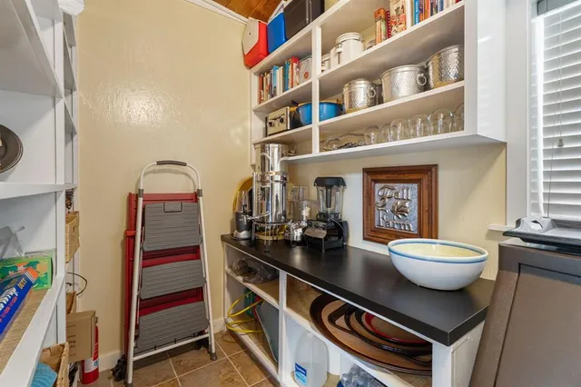 $1,000,000 | 2027 Farm To Market Road 779, Mineola, TX 75773