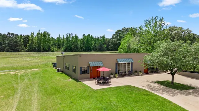 $1,000,000 | 2027 Farm To Market Road 779, Mineola, TX 75773