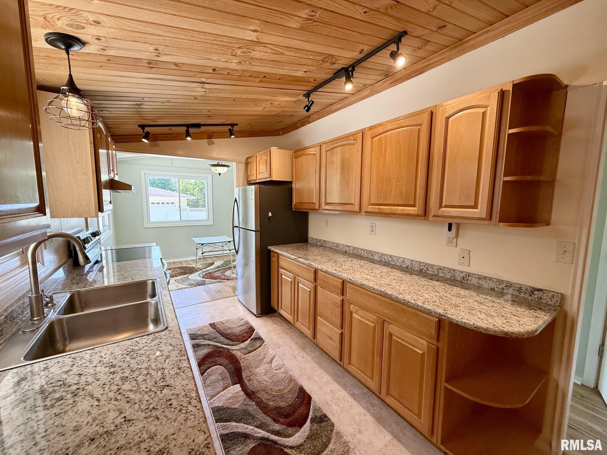17279 River View Road Petersburg, IL 62675 - Photo 14 of 52