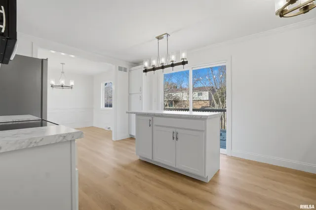 $229,000 | 3319 West Brookside Drive, Peoria, IL 61615