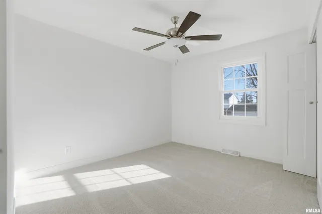 $229,000 | 3319 West Brookside Drive, Peoria, IL 61615